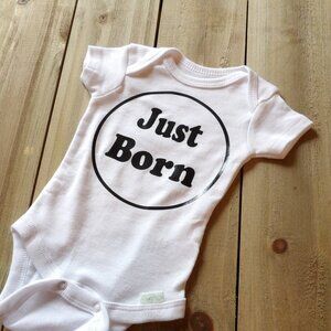 Baby's Birth Announcement Bodysuit "Just Born"